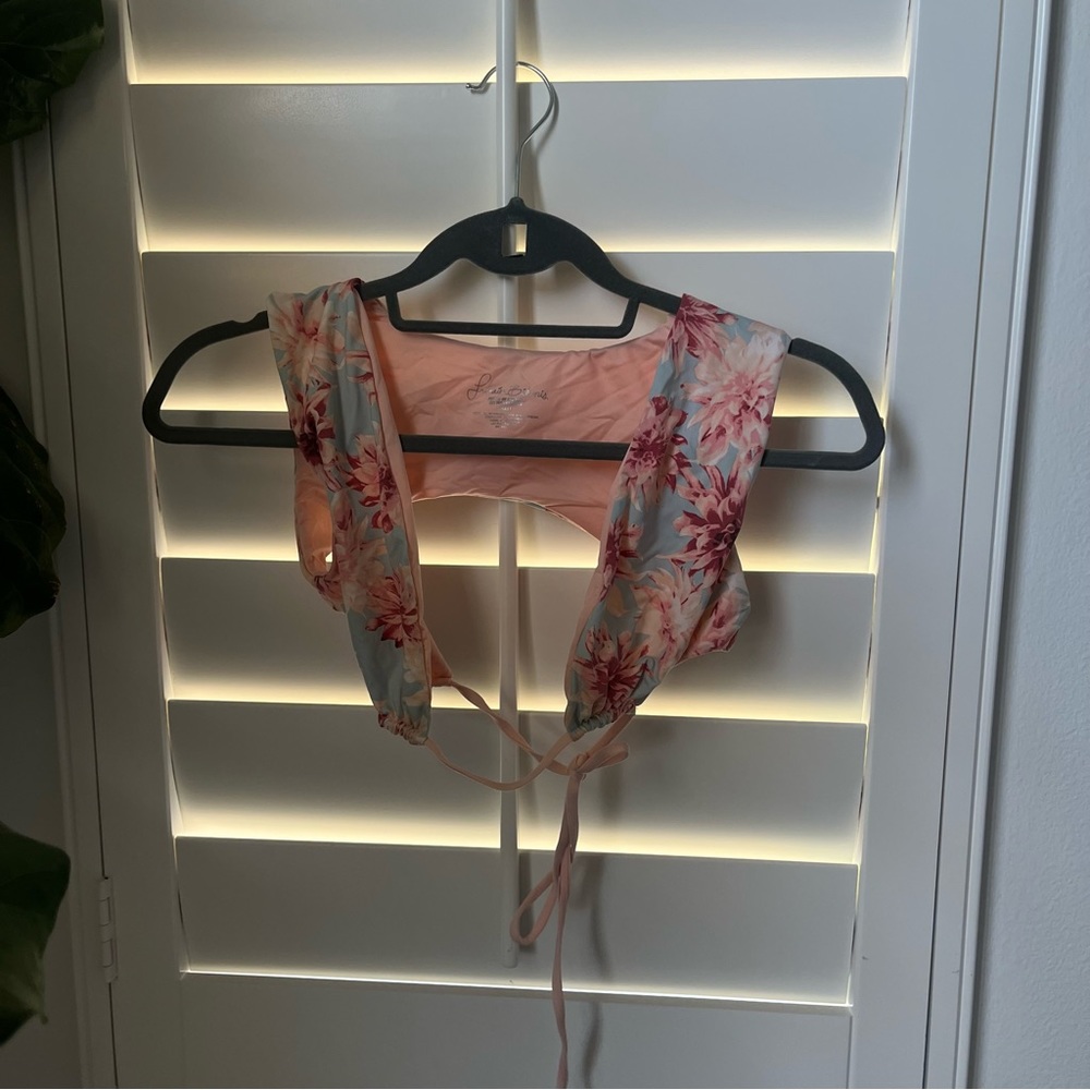 Frankie’s Bikinis Top